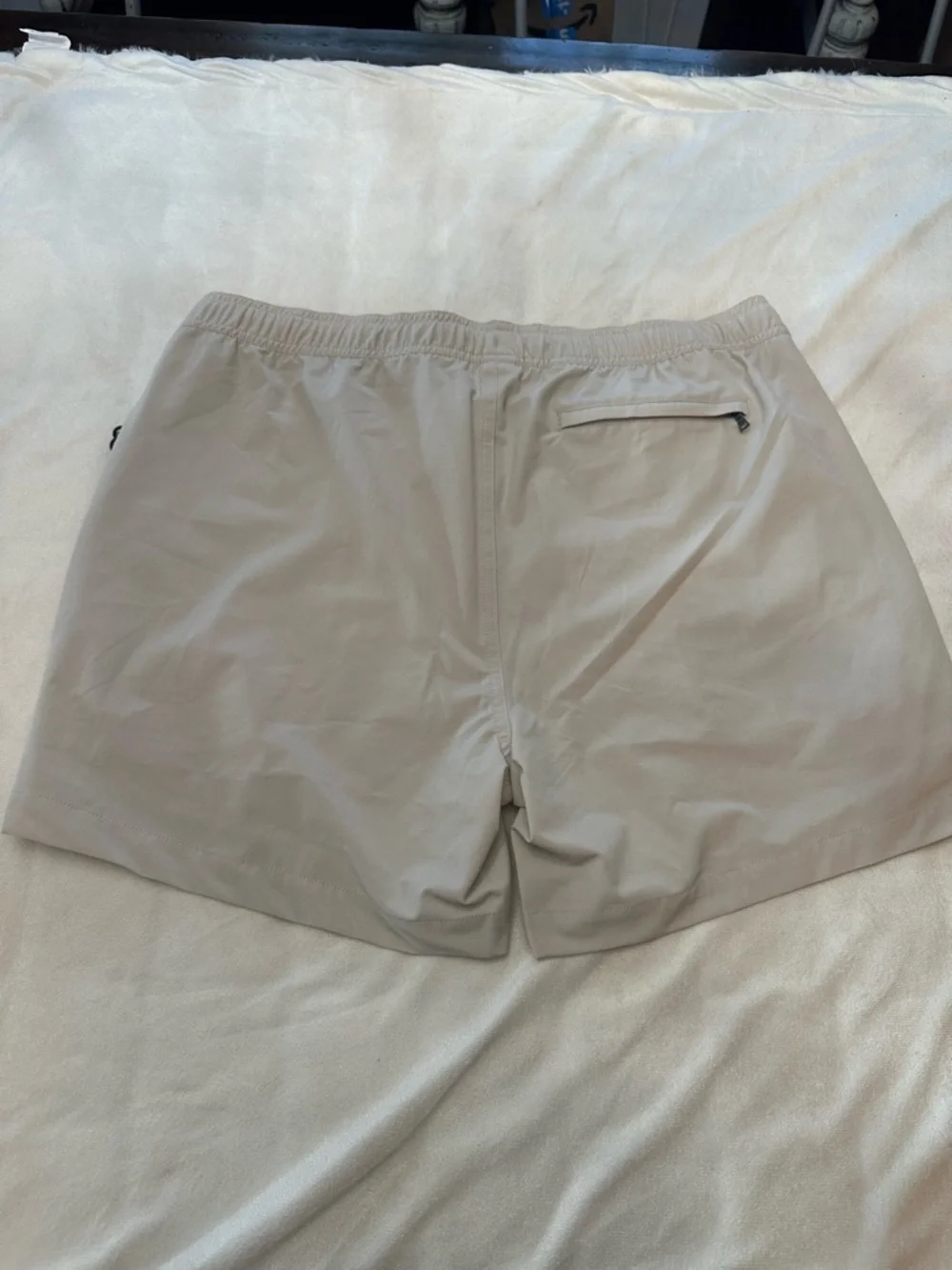 Onia Men's Land To Water 6